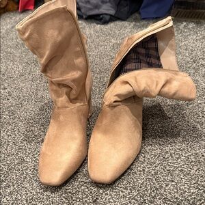 Kelly & Katie Chic Tan Heeled Boots